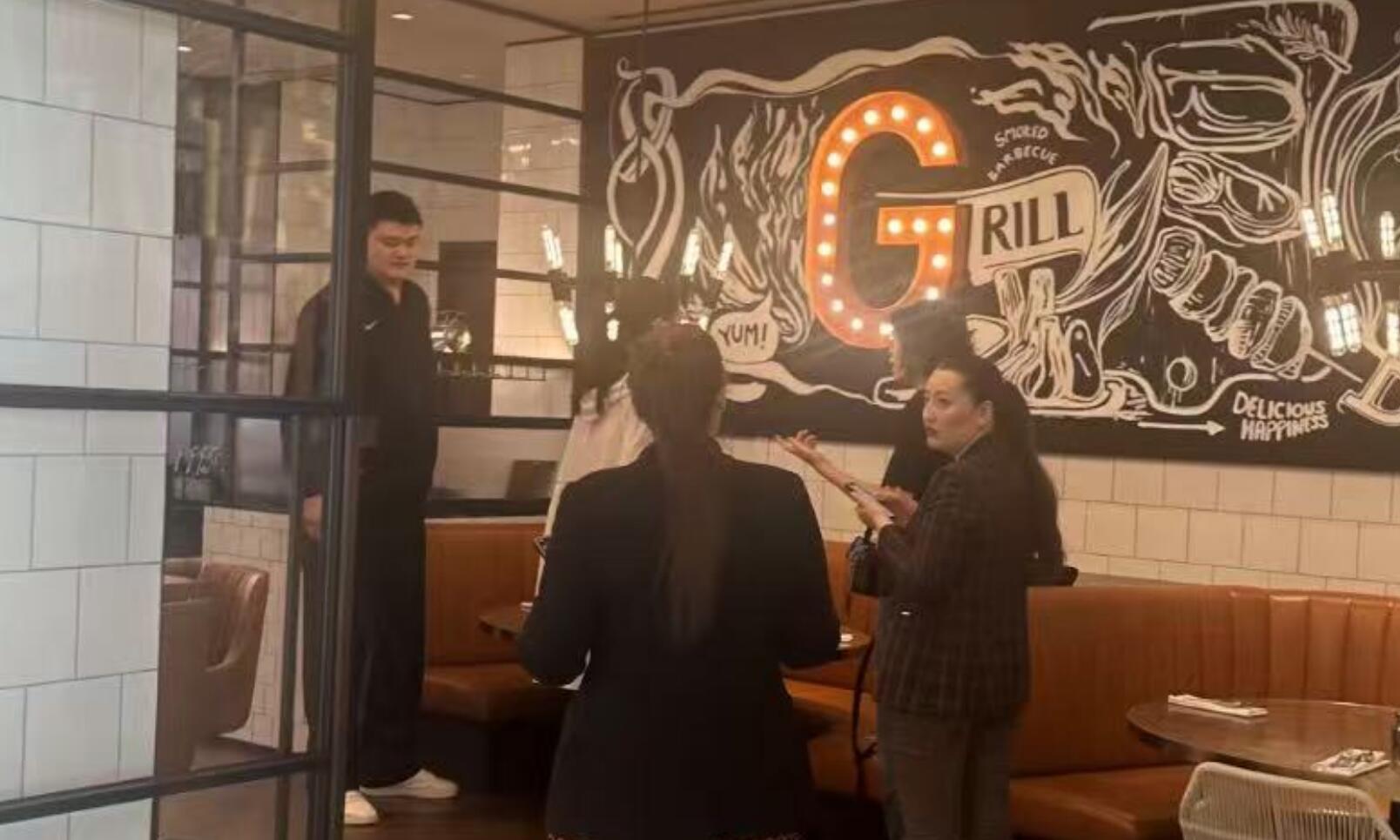 迪拜酒店模特_迪拜酒店多高_