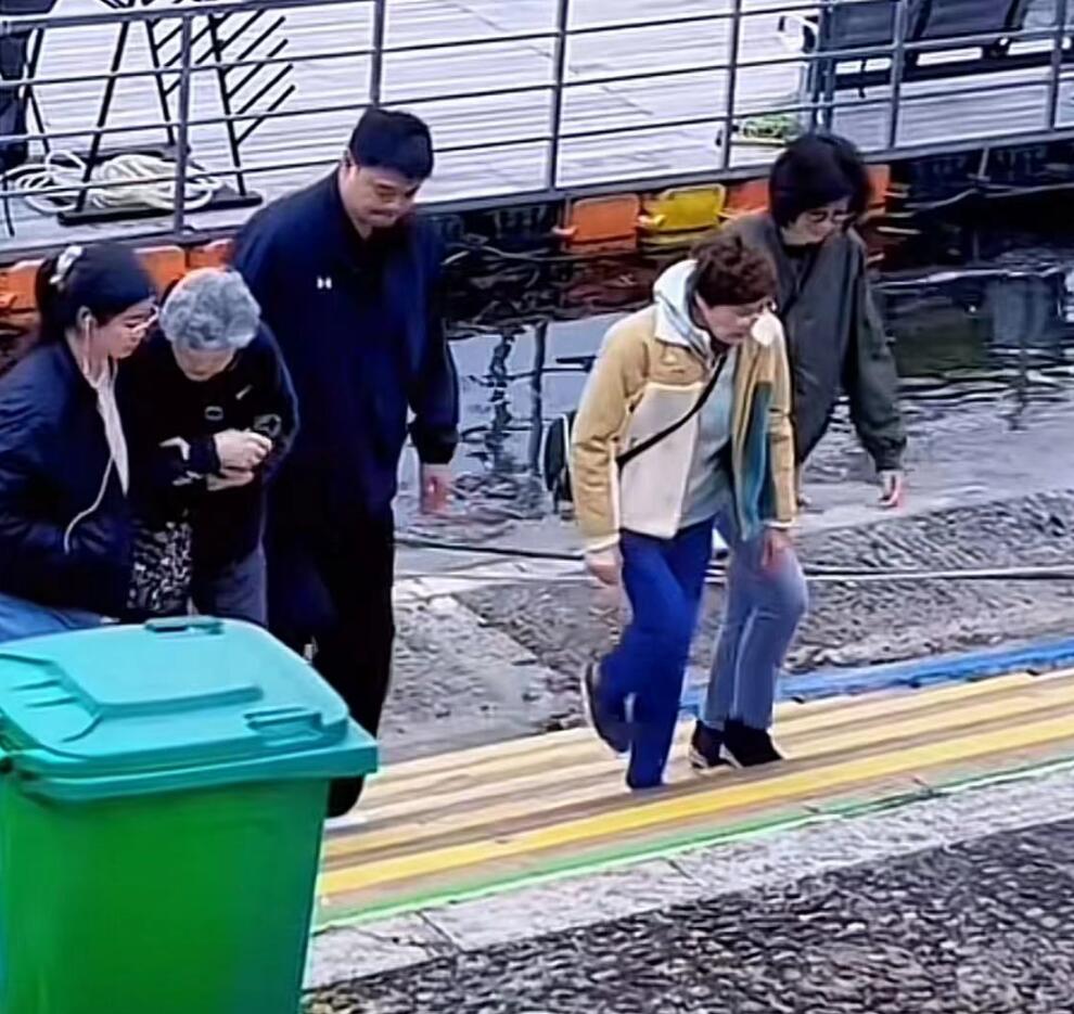 _迪拜酒店模特_迪拜酒店多高